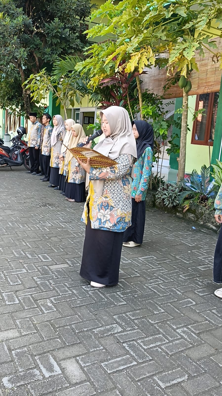 MEMPERINGATI HARI KESAKTIAN PANCASILA 